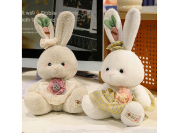 им Зайка арт. YE25911-1 Белый с морковкой в ухе в платье цвета микс 25 см в пак.)