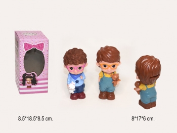 Копилка арт. 7731-3 Мальчик в очках с игрушкой в кор.